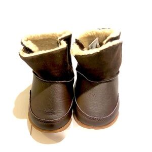 Carter’s Brown bucket boot Baby Boy Size 4 Stage 2 NWT